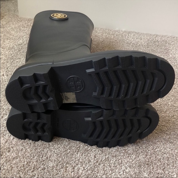 NWT Tory Burch Logo Rubber Rain Boots - Picture 13 of 14